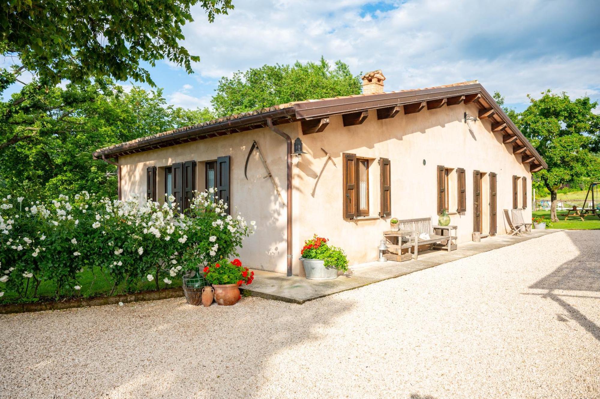 Agriturismo Il Castellaro Sassoferrato Kültér fotó